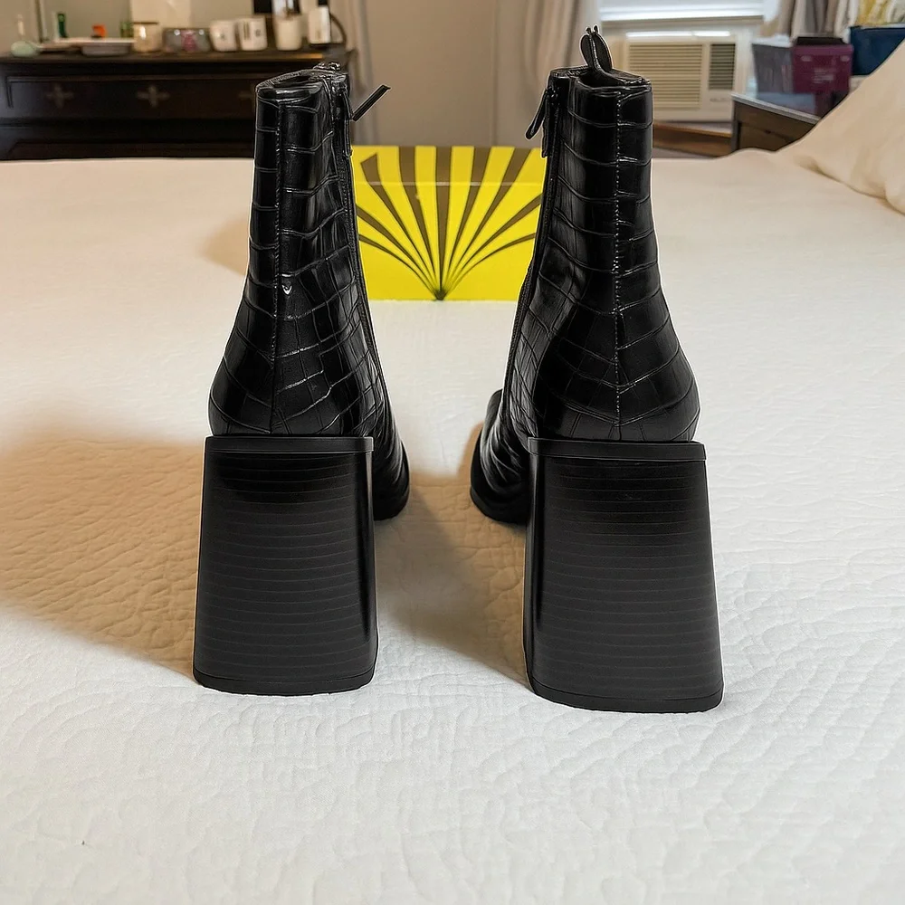 NWT Circus by Sam Edelman Layla Bootie in Black - Size 8